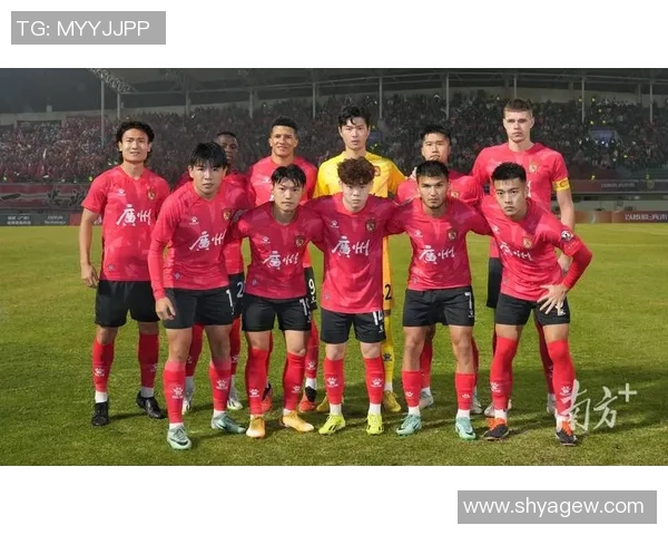 赛后分析:上海足球队与广州足球队实力对比及比赛亮点回顾 赛后分析:上海足球队与广州足球队实力对比及比赛亮点回顾