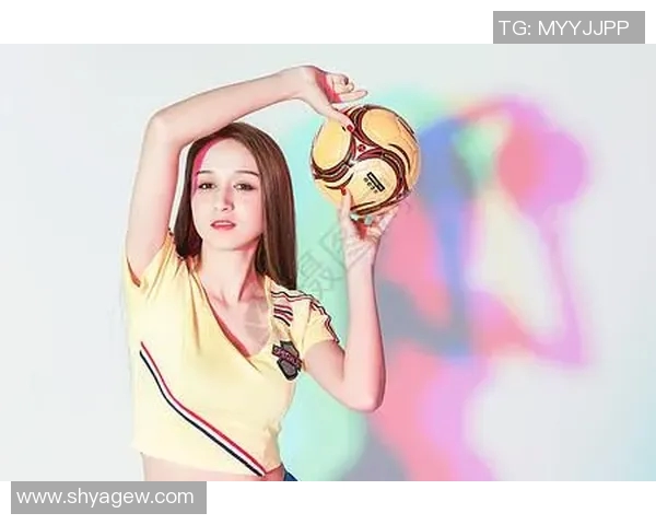 足球场上的魅力风采帅气明星头像合集展现青春活力与激情 足球场上的魅力风采帅气明星头像合集展现青春活力与激情