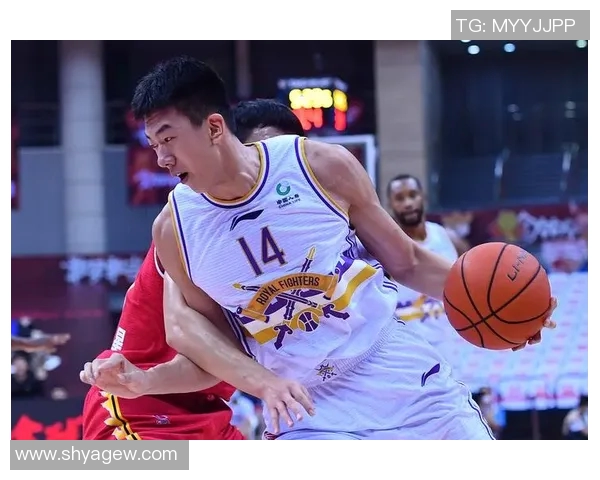 陈磊独家分享篮球心得与技巧助你提升球技的秘诀与经验