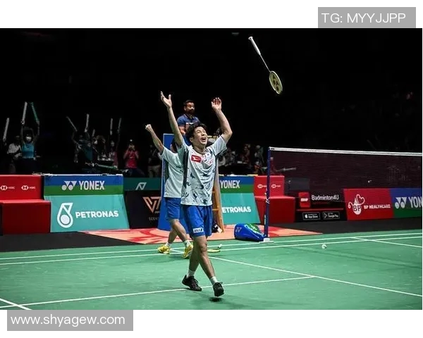 上海羽毛球队团结协作展现实力大满贯赛事点评与分析